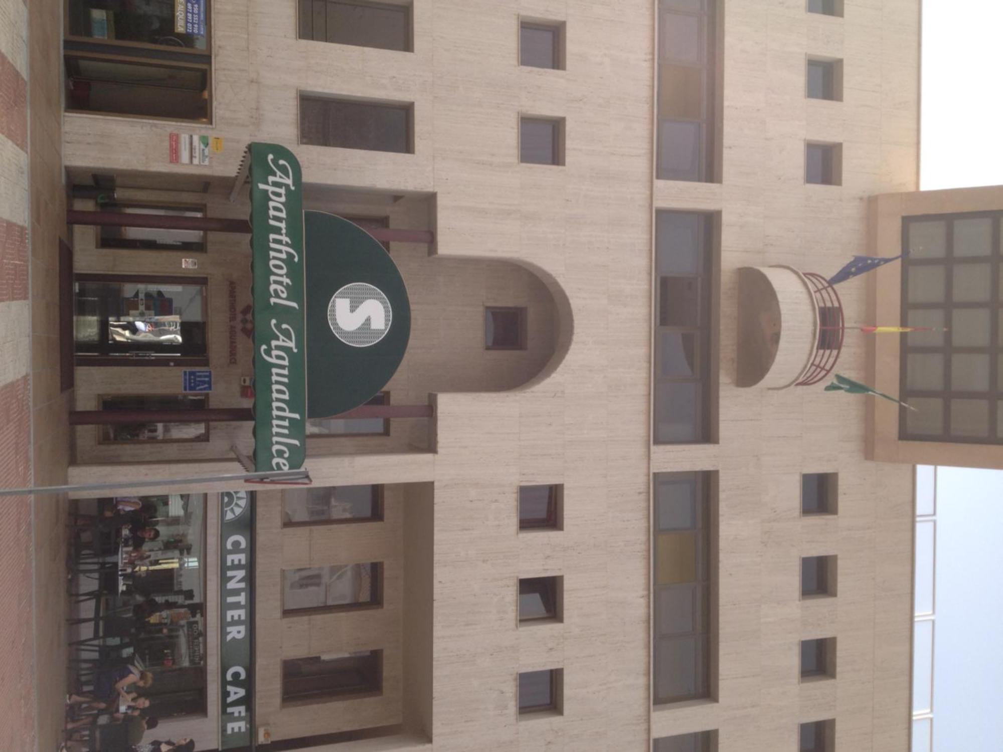 Apartahotel Aguadulce Exterior photo
