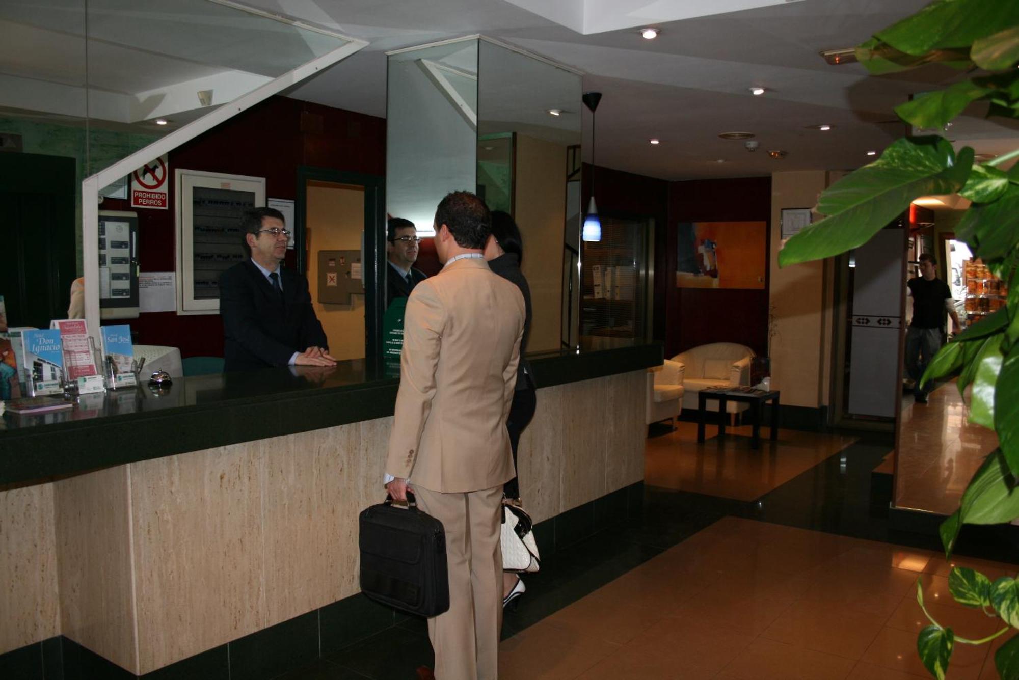 Apartahotel Aguadulce Exterior photo